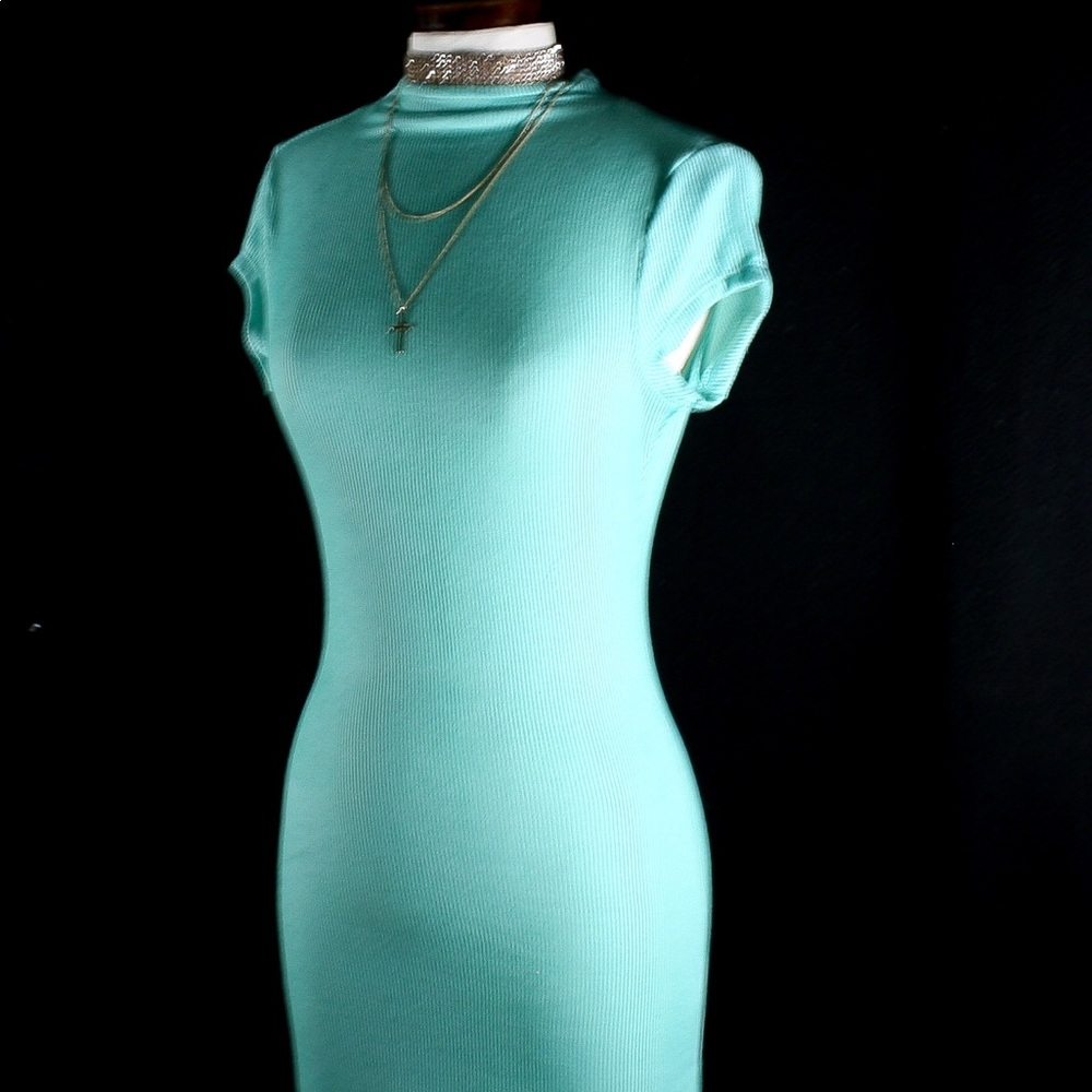 Cutout Back Mock Neck Cap Sleeve Dress HP